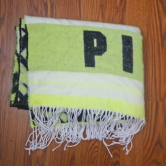 Victoria's Secret PINK Logo Oversized Scarf - Picture 3 of 8